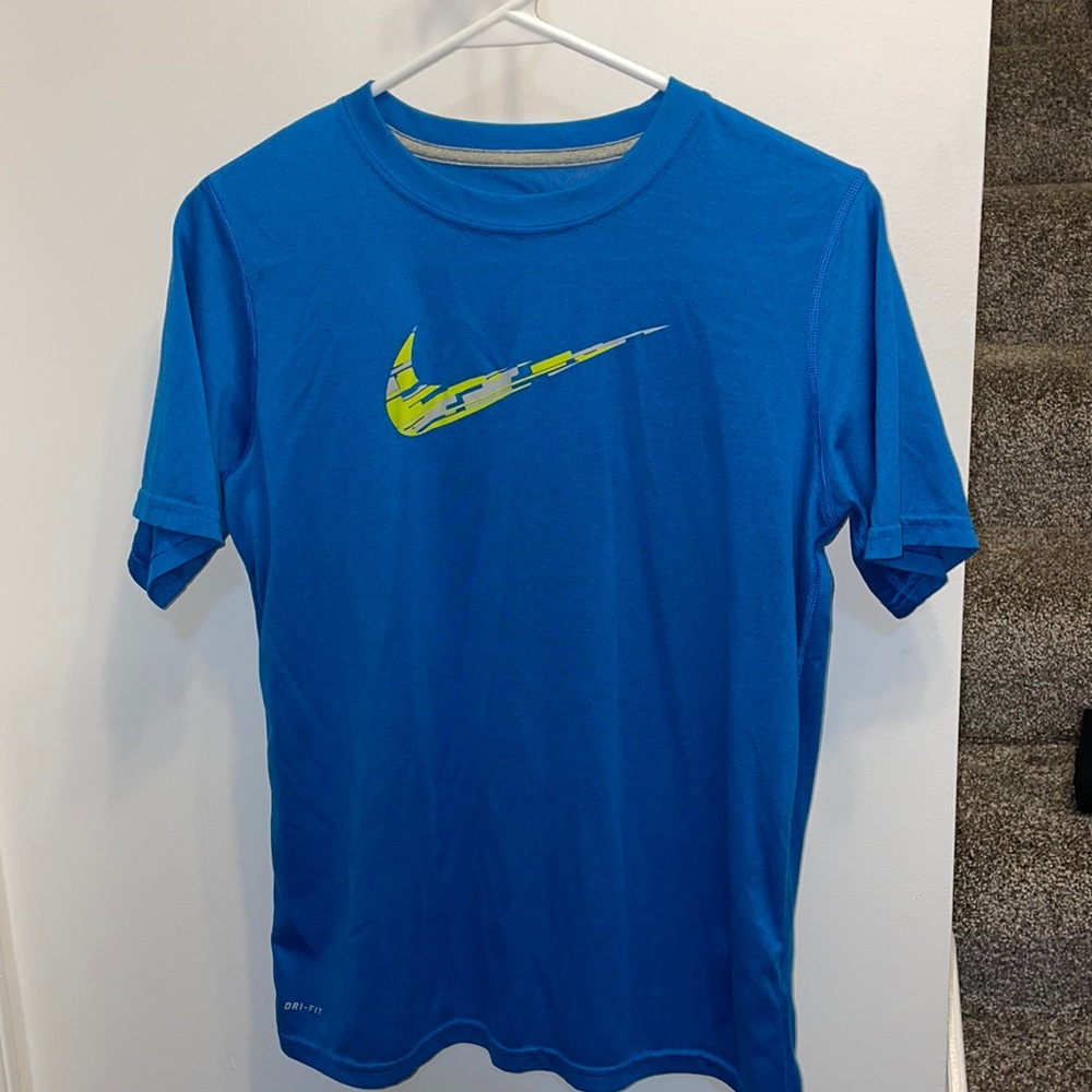 Boy’s Nike shirt